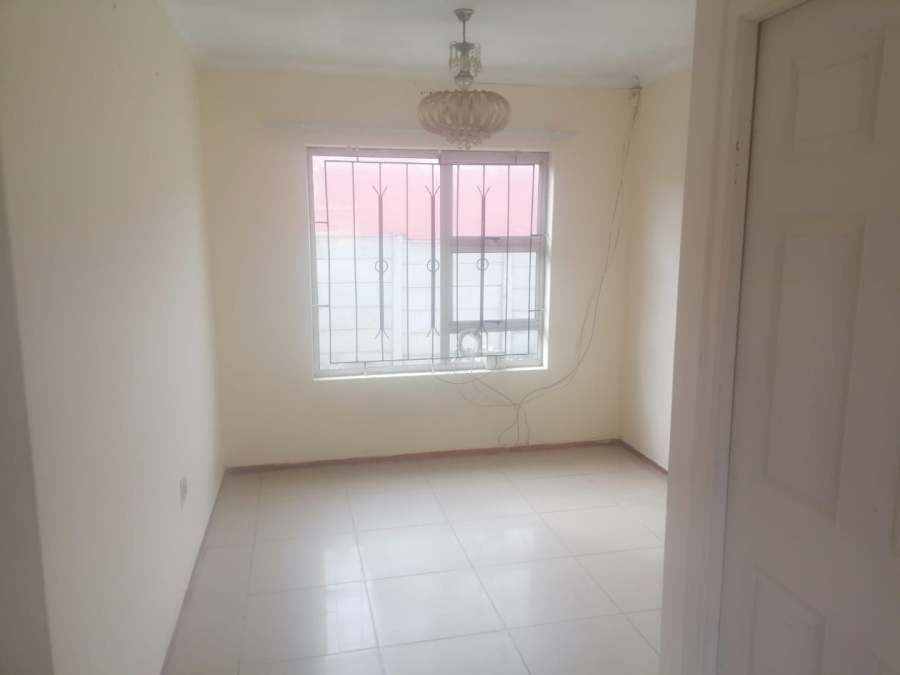 2 Bedroom Property for Sale in Llitha Park Western Cape